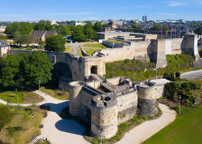 Le Castel D'orne - Piscine Et Terrasse Daire *